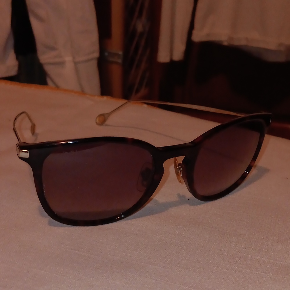 GUCCI-GG-1082-S 7HF (HD) Sunglasses-Scratched lenses- PREOWNED